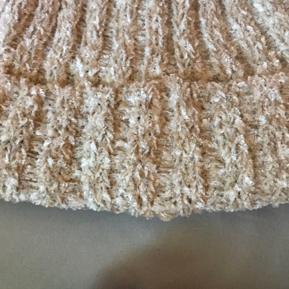 Winter hat - Picture 2 of 2